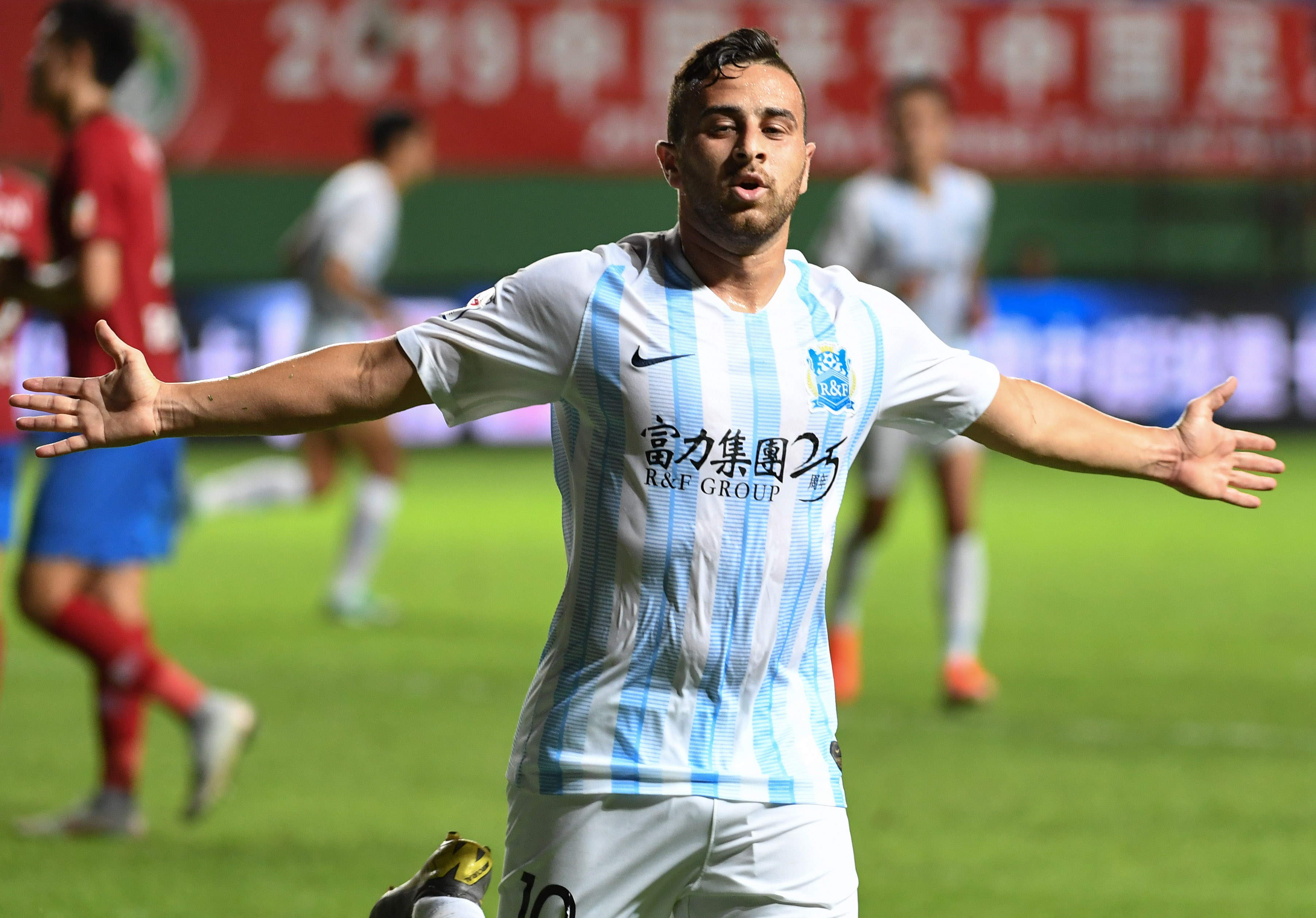 南宫娱乐-广州富力遭耻辱案，主帅大赞球队重新铁心前行