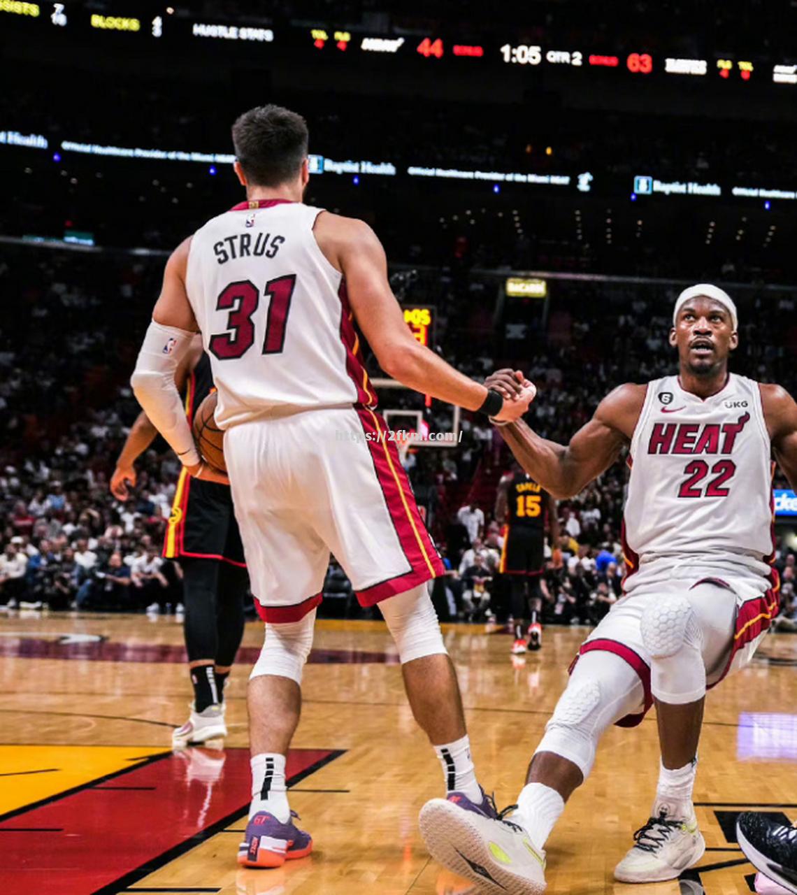 NBA季后赛第一轮战况激烈，球队实力对决